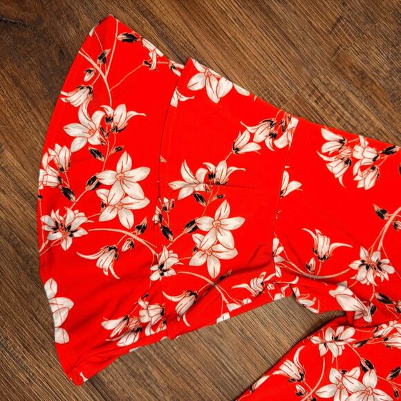 Calvin Klein Red floral print 3/4 bell sleeve ruffled  blouse size LARGE - Picture 6 of 10